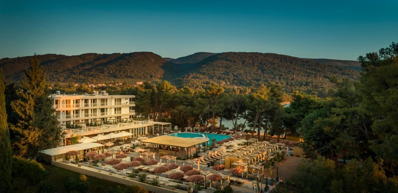 Places Hvar Hotel By Valamar スタリー・グラード エクステリア 写真