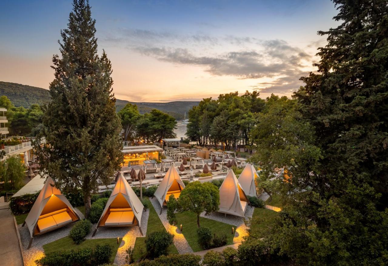 Places Hvar Hotel By Valamar スタリー・グラード エクステリア 写真
